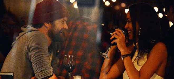 Joshua Jekson sirli bir qoramag'iz bilan romantikani burishtirdi