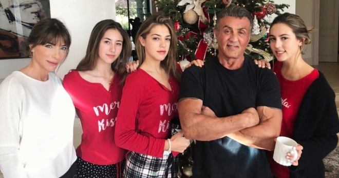 Sylvester Stallone prostata bezgagi tufayli uning o'limiga oid soxta ma'lumotlarga javob berdi
