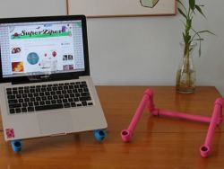 O'z qo'lingiz bilan noutbukni turing