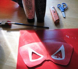 Spiderman maskasini qanday qilish kerak?