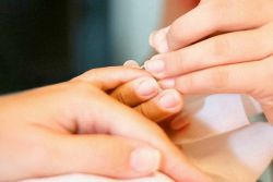 Qanday qilib barmog'idan chiqib ketish kerak?