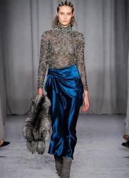 Etek bilan yubka kiyishingiz mumkinmi?