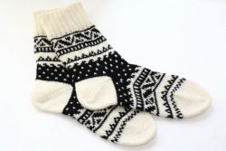 On on xxx Doggy uslubidagi yubka ostidan panties