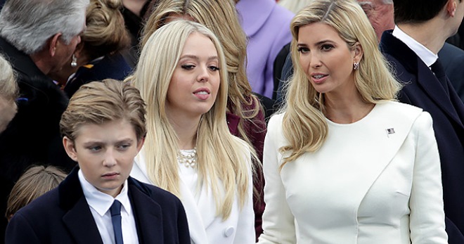 Klub striptizini tomosha qiling