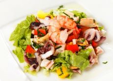 "Dengiz kokteyli" qisqichbaqalar va kaliyli salat