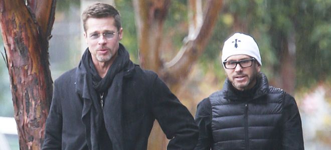 Bred Pittning Santa Monika mehmonxonasida do'stlari uchun partiyasi bo'lgan