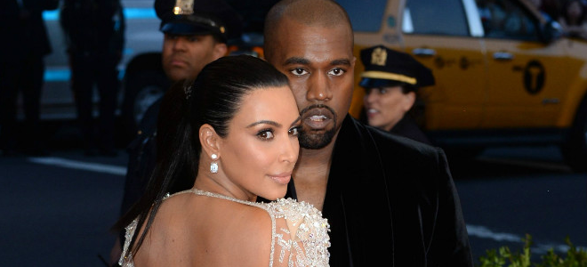 Kim Kardashian feminizmga nisbatan munosabat va munosabatlar haqida qiziqarli esse yozgan