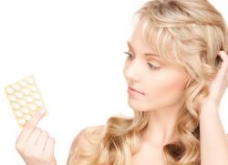 Chiqib chiqarmasdan tomoqqa chuqur yigish uyda yalangoch qizlar