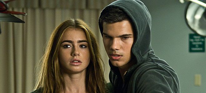 Teylor Lautner va Lily Kollinz