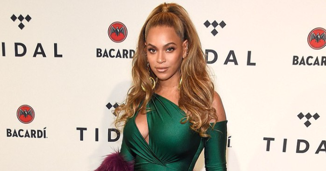 Beyonce Nyu-Yorkdagi xayriya kontsertida zumrad libosida